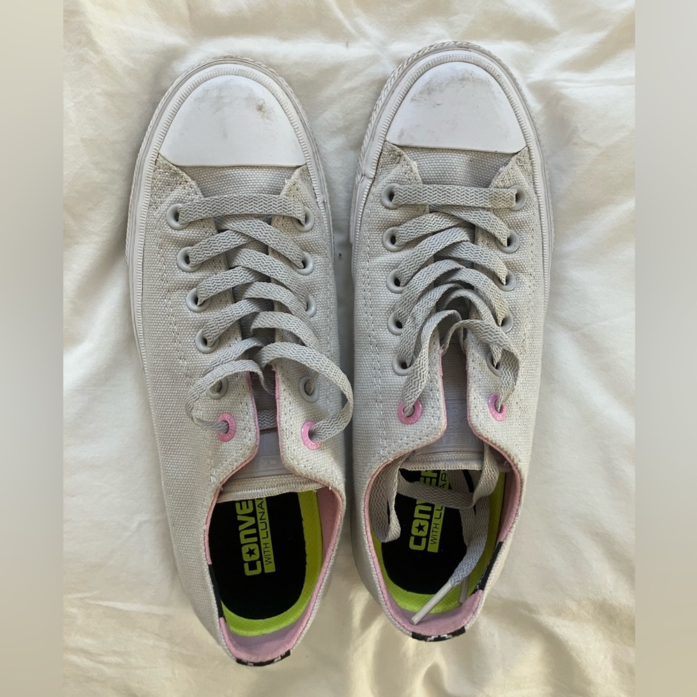 Converse Gray & Pink Sneakers